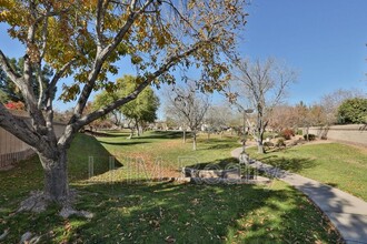 1926 S Maple Dr in Gilbert, AZ - Building Photo - Building Photo