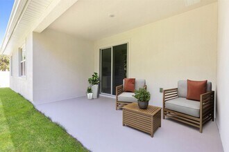 4072 Feather Terrace in North Port, FL - Building Photo - Building Photo