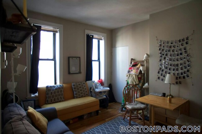 23 Cortes St in Boston, MA - Building Photo - Building Photo