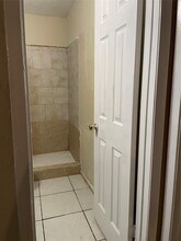 419 Fisher St in West Columbia, TX - Building Photo - Building Photo