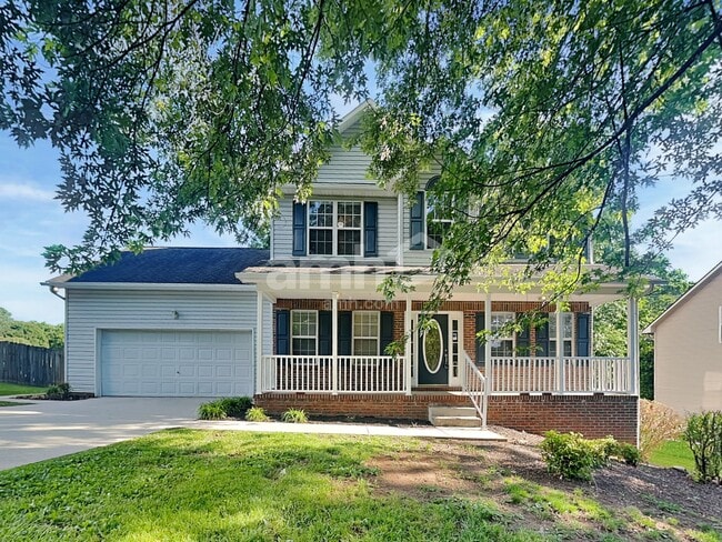 2916 Large Oak Ln