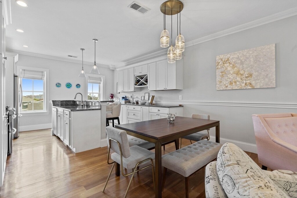 8 Gates St in Boston, MA - Building Photo