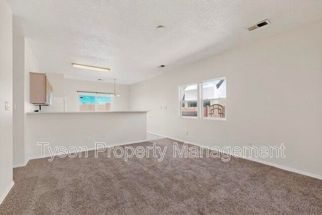8535 Zydecko Ave SW in Albuquerque, NM - Building Photo - Building Photo