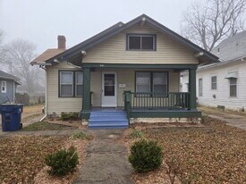 341 N Grove Dr in Wichita, KS - Building Photo