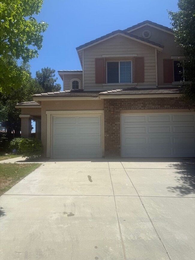 property at 1570 Thunderbird Rd