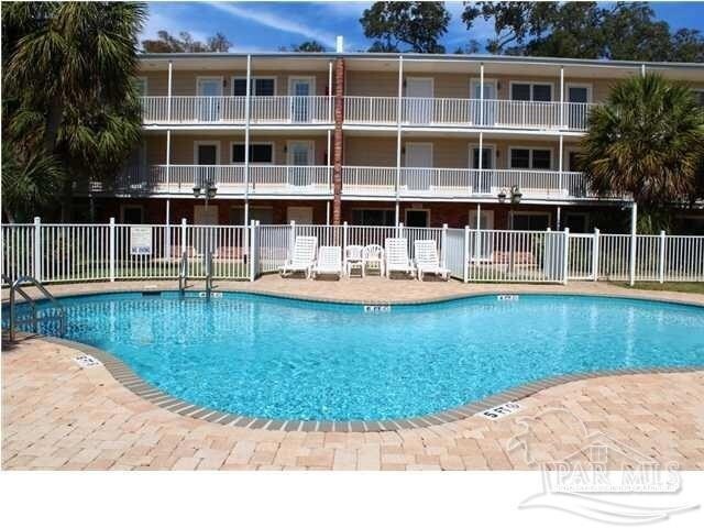 710 Scenic Hwy, Unit 202 in Pensacola, FL - Building Photo