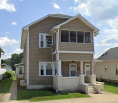 283 W Main St in Peru, IN - Building Photo