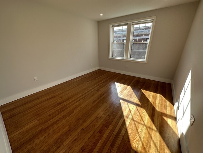 15 Forest St, Unit 4 in Cambridge, MA - Building Photo - Building Photo