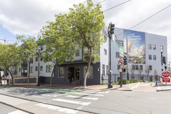 1745 Market St in San Francisco, CA - Foto de edificio - Building Photo