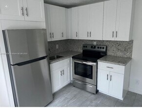 5920 NE 1st Terrace in Fort Lauderdale, FL - Building Photo - Building Photo