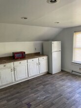 303 Park Ave, Unit Apartment 3 in Charleston, WV - Foto de edificio - Building Photo