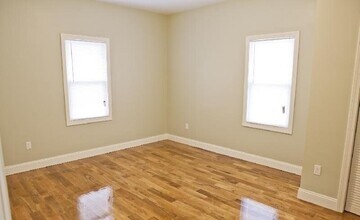 40 Imrie Rd, Unit 1 in Boston, MA - Foto de edificio - Building Photo