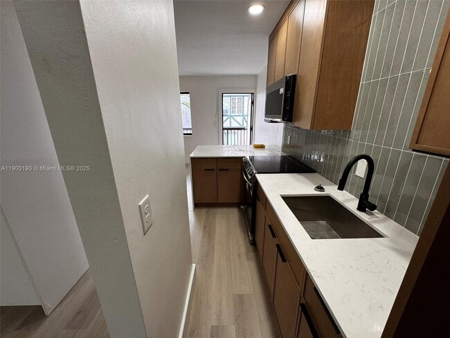 115 Salamanca Ave in Coral Gables, FL - Building Photo - Building Photo