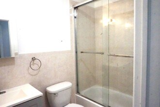 342 Forrest St in Jersey City, NJ - Building Photo - Building Photo