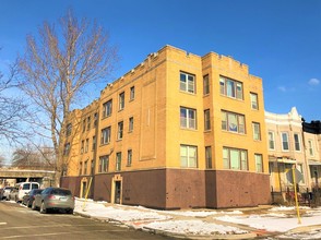 9 UNITS /// LAWNDALE in Chicago, IL - Building Photo - Building Photo