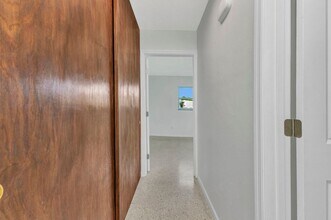 1611 Sheehan Blvd in Port Charlotte, FL - Foto de edificio - Building Photo