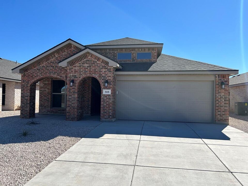318 Savannah in Odessa, TX - Building Photo