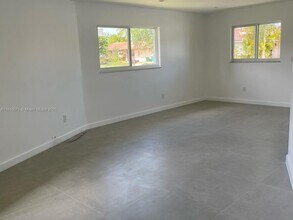 11922 NE 12th Ct in Biscayne Park, FL - Building Photo - Building Photo