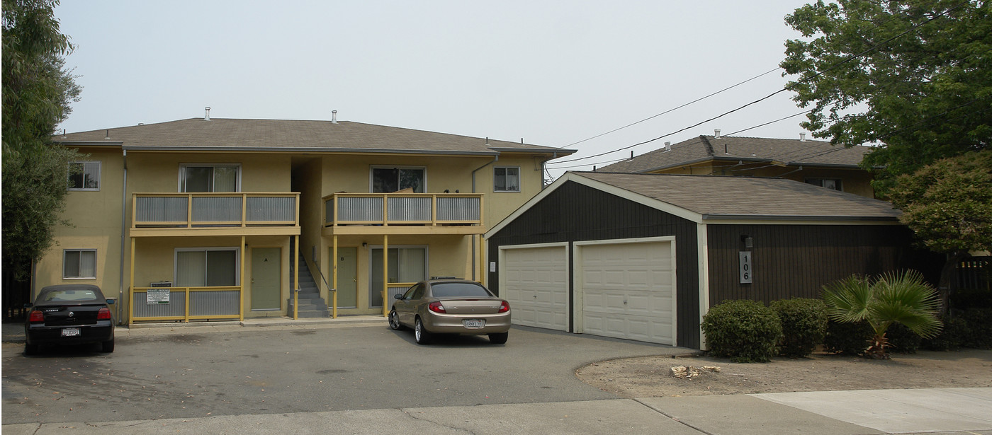 104-106 W 20th St in Antioch, CA - Building Photo