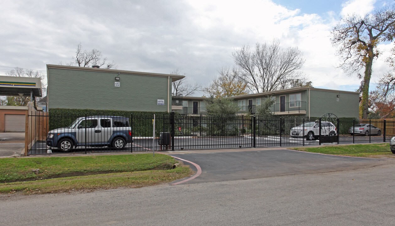 The Heights Collection - 214 W 17th in Houston, TX - Building Photo