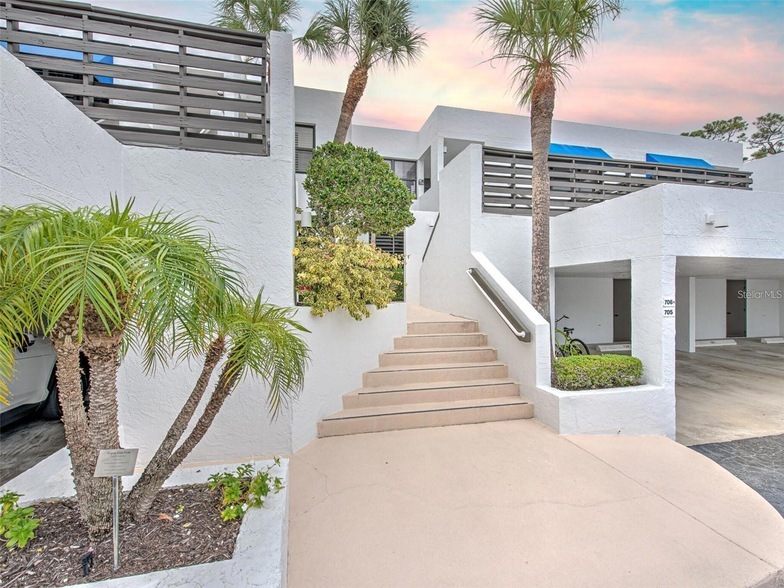 705 Bayport Way, Unit 705 in Longboat Key, FL - Building Photo