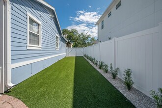2714 W Fig St in Tampa, FL - Building Photo - Building Photo
