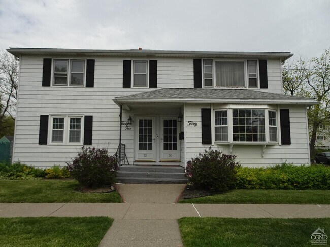 32 Parkwood Blvd in Hudson, NY - Building Photo - Building Photo