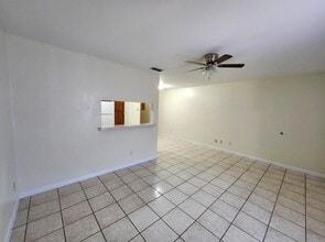 3005 Reynolds St in Laredo, TX - Building Photo - Building Photo