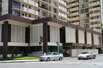 Kapiolani Towers in Honolulu, HI - Building Photo - Building Photo