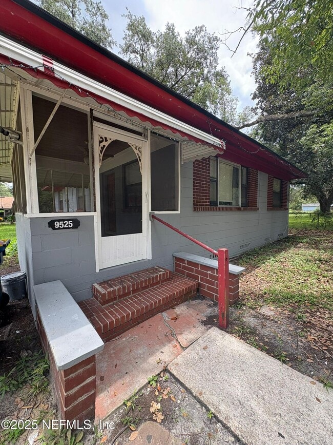 property at 9525 Kentucky St