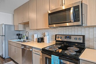 28 Woolfe St in Charleston, SC - Building Photo - Building Photo