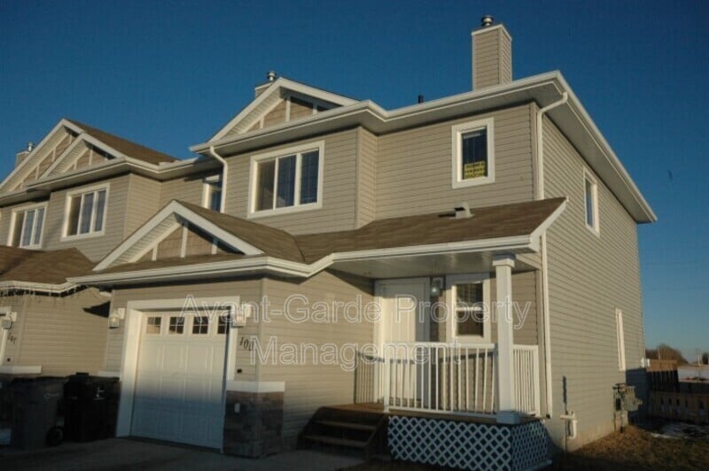 100 Graywood Cove in Stony Plain, AB - Building Photo