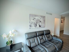 5630 Brookview Ave in Des Moines, IA - Building Photo - Building Photo
