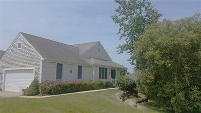 27 Sanderling Way in Middletown, RI - Building Photo - Building Photo