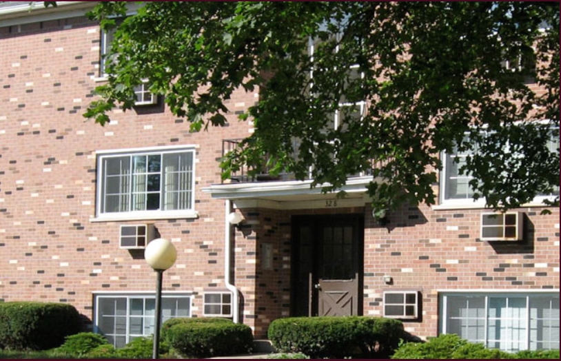 Riverside Apartments in Adrian, MI - Building Photo