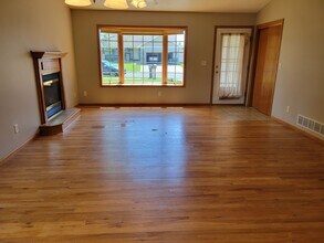 1517 Covey Dr in River Falls, WI - Building Photo - Building Photo