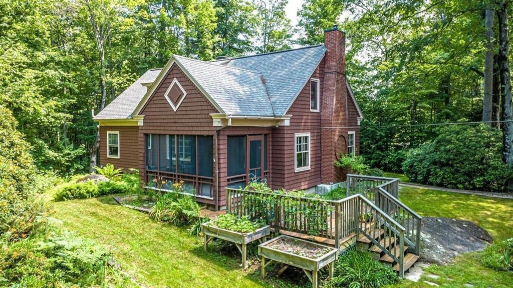 44 Neighbors Row in Conway, NH - Building Photo