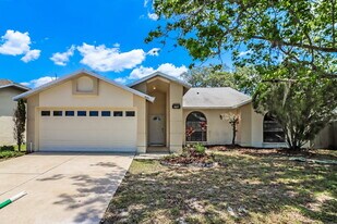 8030 Gabriel Dr in Port Richey, FL - Building Photo