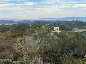404 Hidden Valley Rd in Royal Oaks, CA - Building Photo - Building Photo