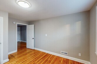 3727 Bonview Ave in Baltimore, MD - Building Photo - Building Photo