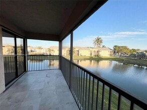 1017 Washington Cir in Homestead, FL - Building Photo - Building Photo