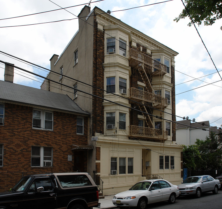 24 Adams St in Newark, NJ - Foto de edificio