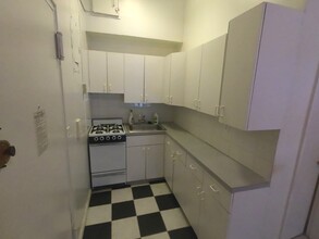 156 W 95th St, Unit 2A in New York, NY - Building Photo - Building Photo