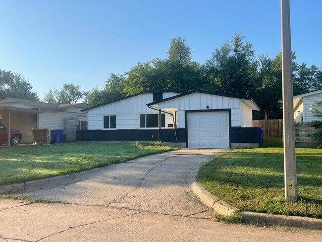 property at 1608 Dakota St