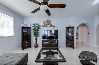 225 NE 1st St-Unit -306 in Delray Beach, FL - Building Photo - Building Photo