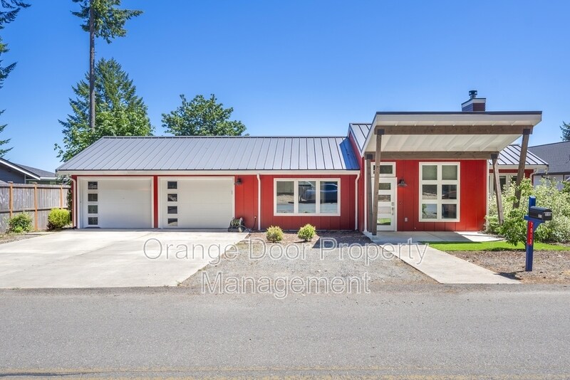 7013 Stanich Ave in Gig Harbor, WA - Building Photo
