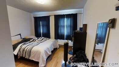 217 Holland St, Unit 2B in Somerville, MA - Foto de edificio - Building Photo