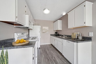 Coffee Creek Apartments in Edmond, OK - Building Photo - Building Photo