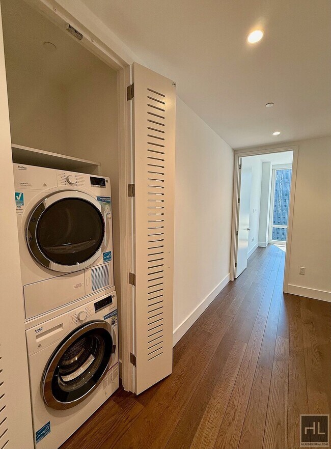 1 Bedroom Unit in Turtle Bay in New York, NY - Building Photo - Building Photo