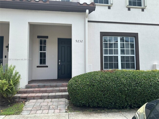9232 SW 170th Ave in Miami, FL - Building Photo - Building Photo